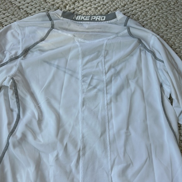 Preowned good condition Nike pro dri fit fitted Size M. - Picture 6 of 7